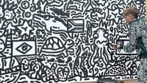 Γιατί το Λογότυπο του PLay Talk έχει doodles – Η έμπνευση από το “Doodle Boy” και η μοναδικότητα του κάθε παιδιού!